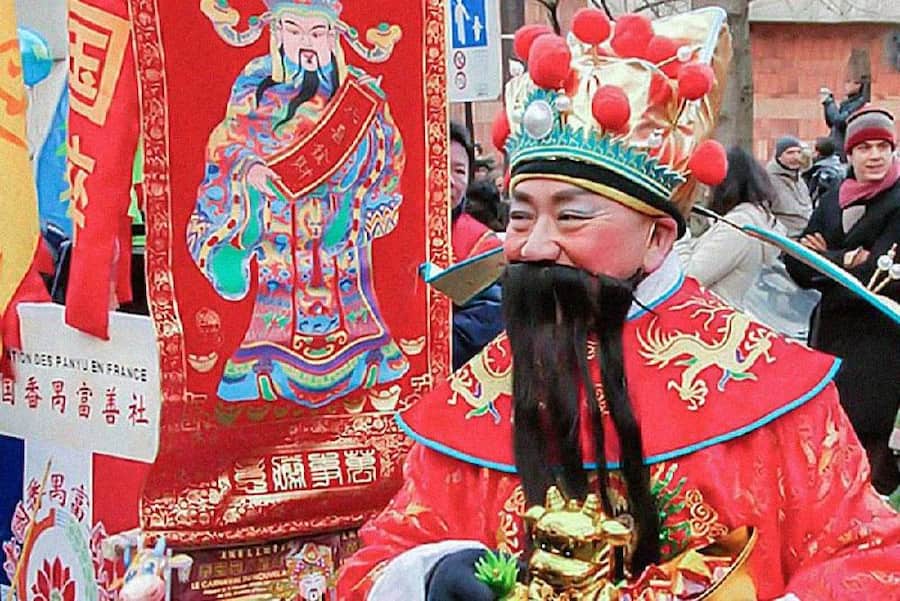 А еще китайский Дед Мороз владеет боевыми искусствами — айкидо и ушу (фото с flickr.com, автор — Adrian Tombu)
